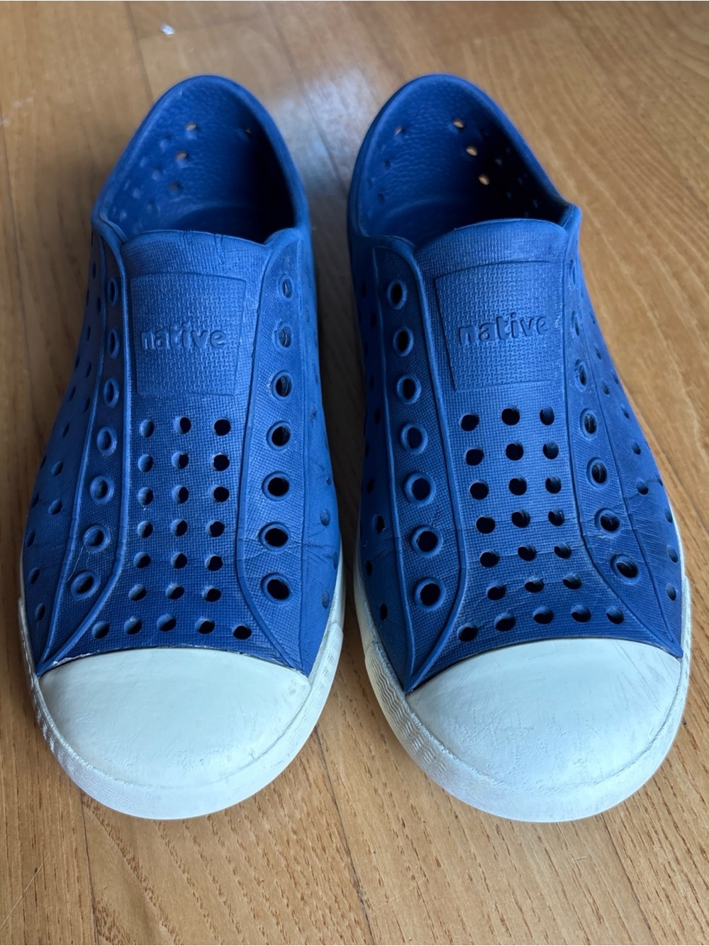 Native Jefferson Shoes Toddler Boys Girls Size C12 Navy Blue Eggshell Slip On
